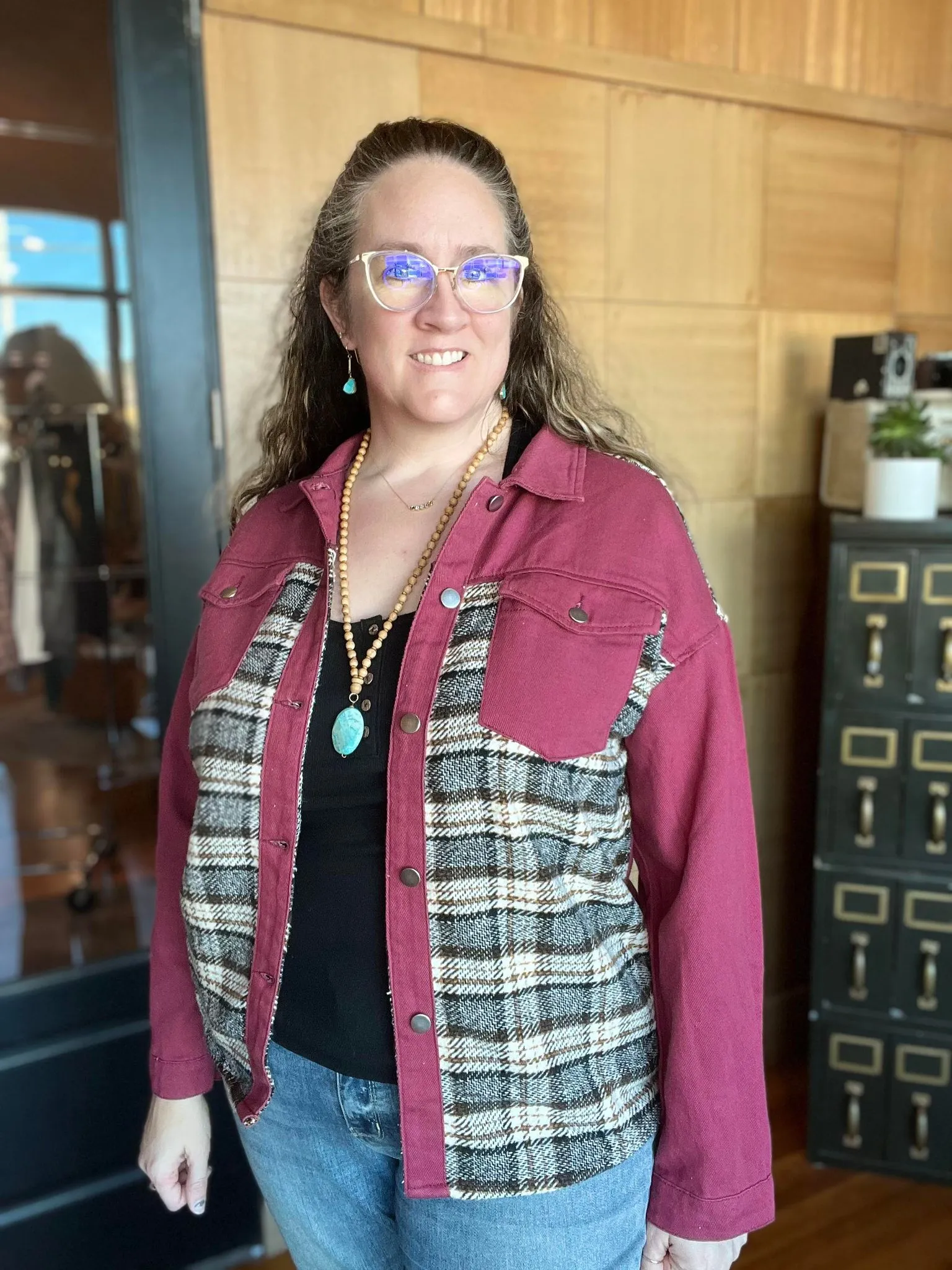 BURGUNDY AND PLAID SHACKET WITH BREAST POCKETS