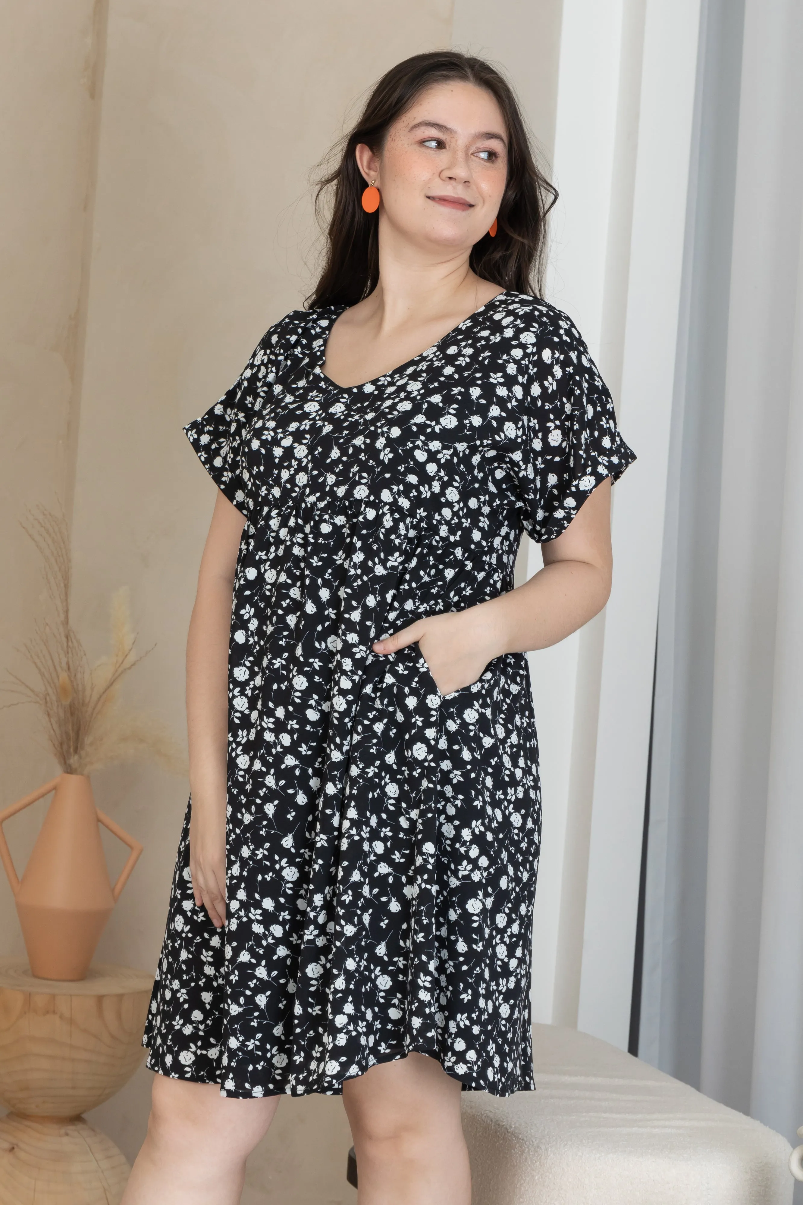 Hannah Babydoll Dress In Black Floral