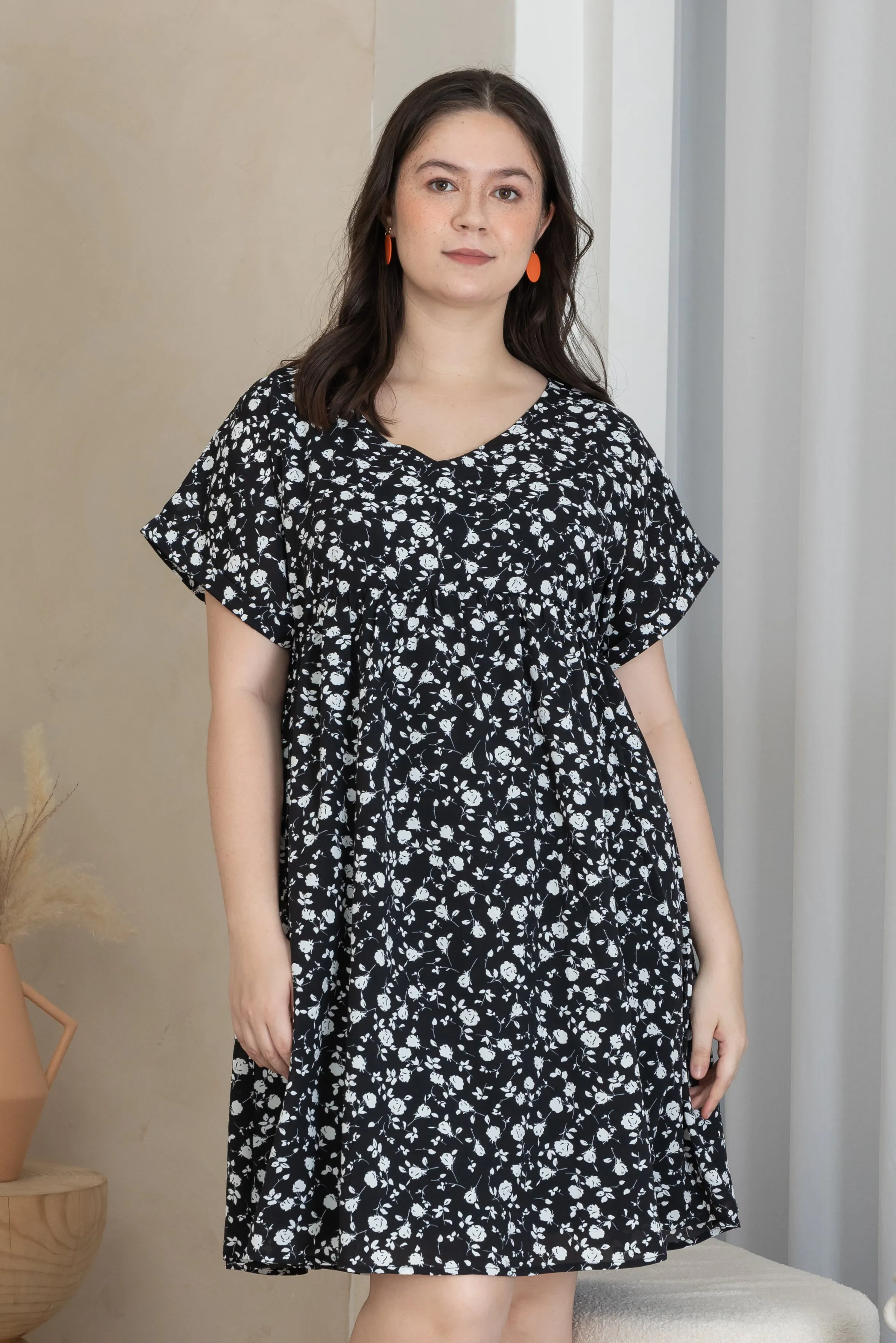 Hannah Babydoll Dress In Black Floral