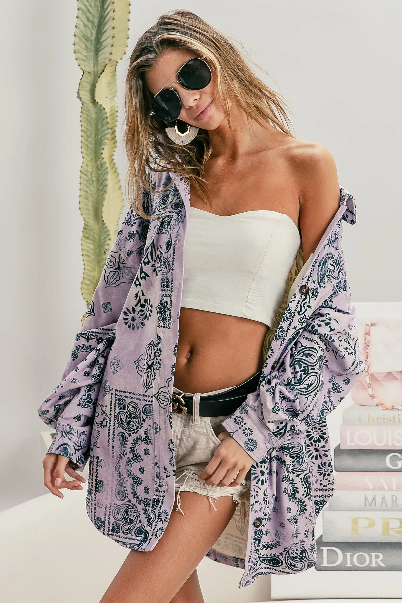 IP4500-58 | OVERSIZED PAISLEY PRINT SHACKET WITH FRONT POCKETS