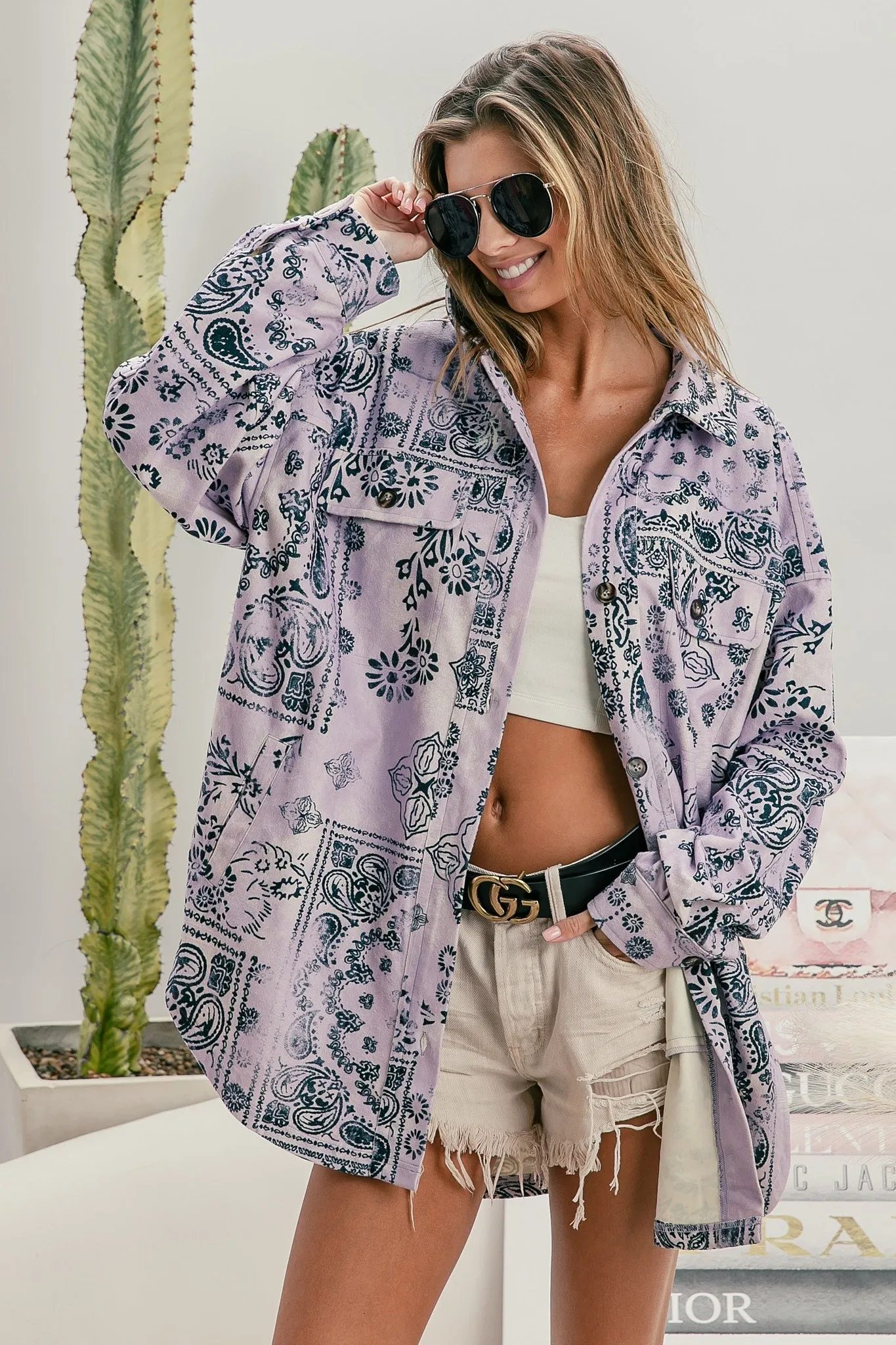 IP4500-58 | OVERSIZED PAISLEY PRINT SHACKET WITH FRONT POCKETS