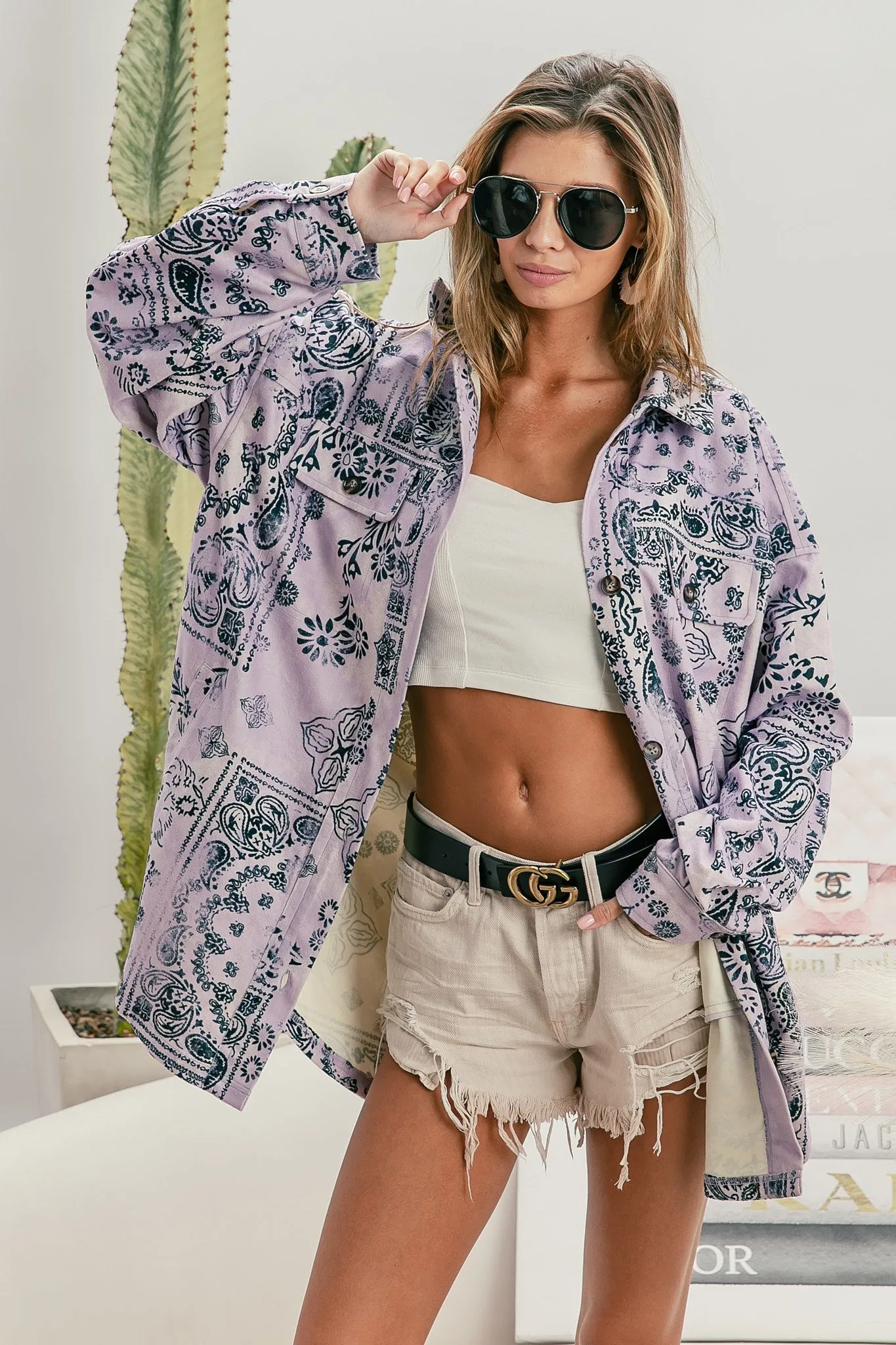 IP4500-58 | OVERSIZED PAISLEY PRINT SHACKET WITH FRONT POCKETS