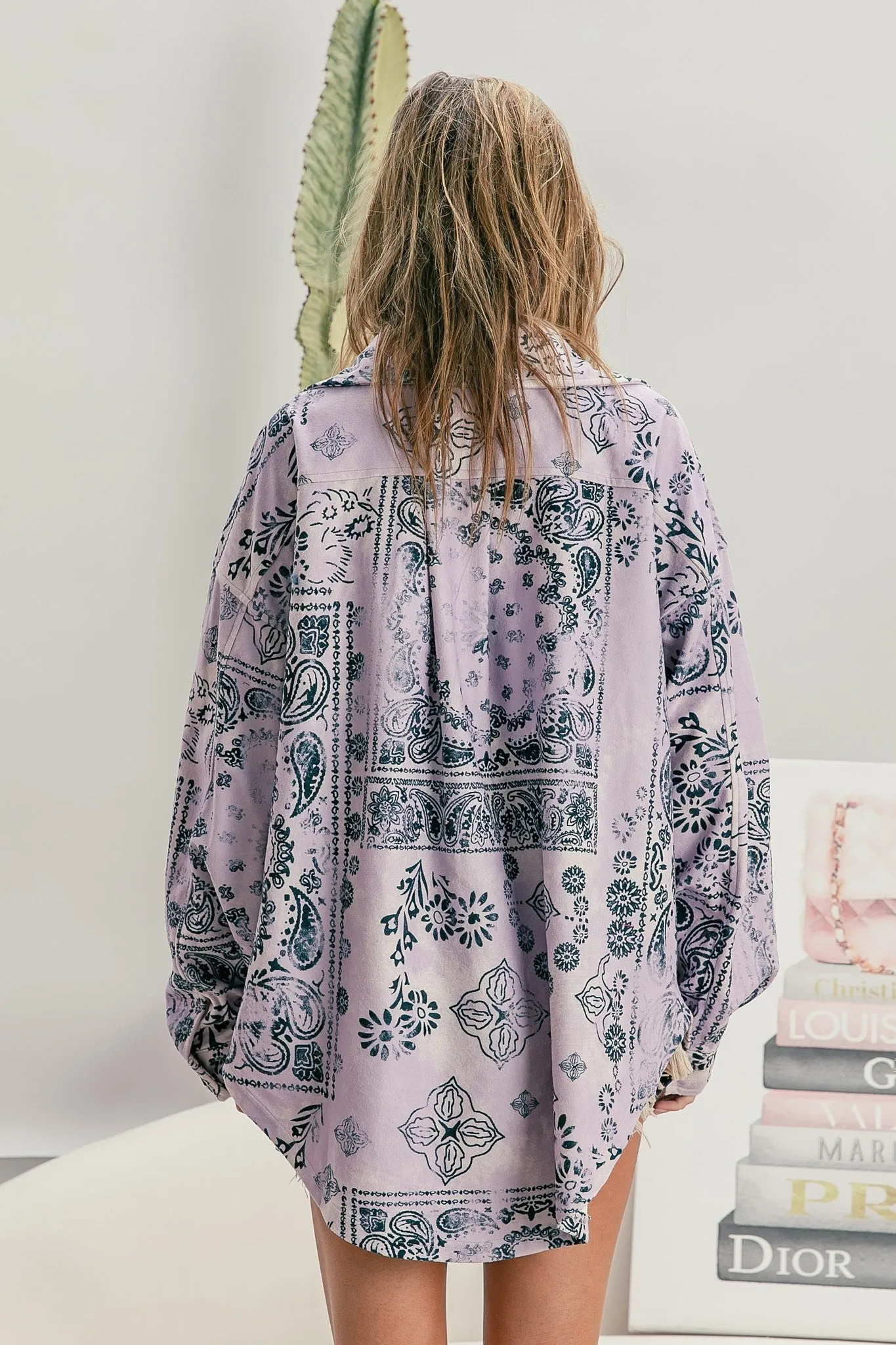 IP4500-58 | OVERSIZED PAISLEY PRINT SHACKET WITH FRONT POCKETS